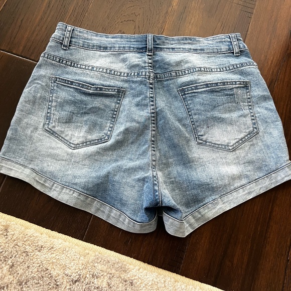 MID RISE DENIM SHORTS DISTRESSED - Picture 2 of 2